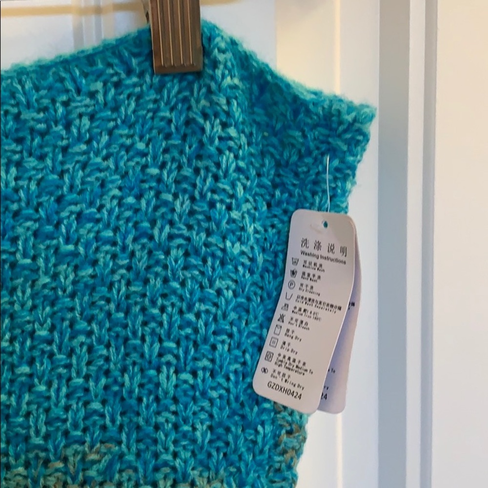 Mermaid tail turquoise knit snuggly NWT